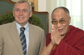 Dalajlama s rakouským kancléřem Gusenbauerem
