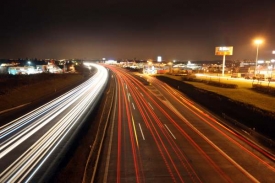 Na vybraných úsecích dálnic by řidiči mohli jezdit 160 km/h.