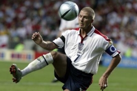 David Beckham v dresu anglické fotbalové reprezentace.