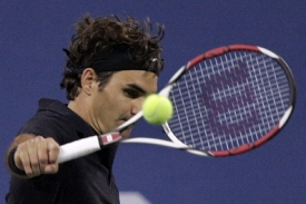 Roger Federer je ve čtvrtfinále na US Open, kde se utká s přemožitelem Tomáše Berdycha Andy Roddickem.
