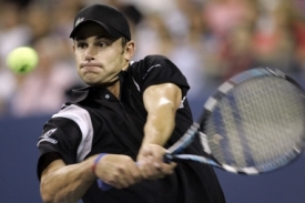 Andy Roddick se v prvním kole na US Open se svým kamarádem nepáral.