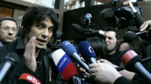 David Čern&yacute; v Bruselu ofici&aacute;lně představil svou kontroverzn&iacute; plastiku.