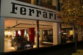 Mnoho menších evropských prodejců Ferrari v létě roku 2010 zanikne. Pokud si nenajdou jinou automobilku, jejíž zboží budou prodávat.