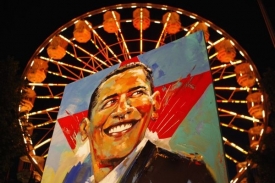Supestar Obama v zábavním parku v Denveru.
