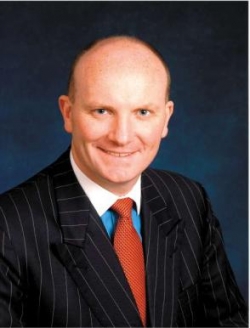 Irský multimilionář Declan Ganley.
