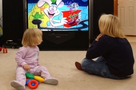 Je lepší televizor vypnout, jinak se dítě na hraní nesoustředí.