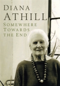 Diana Athillová na obálce oceněné knihy Somewhere Towards the End.