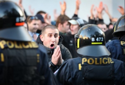 Záhřebští se s policií pokoušeli dohodnout. Marně.