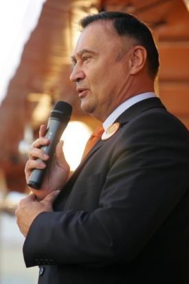 Vladim&iacute;r Dryml na předvolebn&iacute;m m&iacute;tinku.