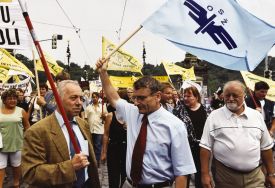 Předseda železničních odborů Jaromír Dušek na demonstraci