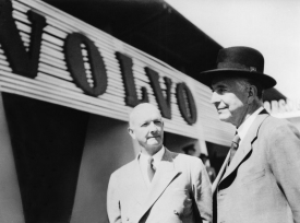 Gustav Larson a Assar Gabrielsson, zakladatelé značky Volvo.