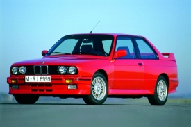 BMW M3 řady E30 je jedním z nejlepších sportovních aut osmdesátých let. Dnes má větší cenu, než jeho silnější a rychlejší nástupce.