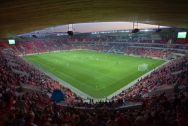 Nový stadion v Edenu má kapacitu 21 tisíc diváků.