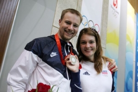 Manželé Emmonsovi už mají z Pekingu tři medaile.