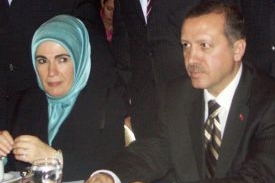 Turecký premiér Recep Tayyip Erdoğan s manželkou