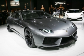 V Paříži bylo jedním z mnoha překvapení Lamborghini Estoque.