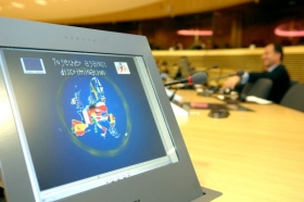 Symbol boje s diskriminací. Jednán í v Evropském parlamentu.
