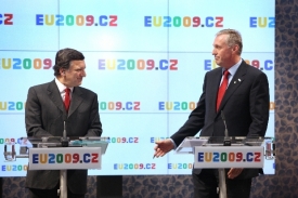 José Manuel Barroso (vlevo) a Mirek Topolánek.