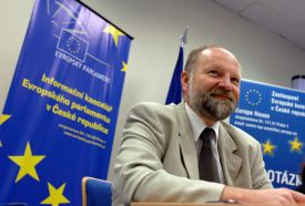Ředitel Factum Jan Herzmann představil 12. července v Praze národní zprávu Eurobarometr 67.2.