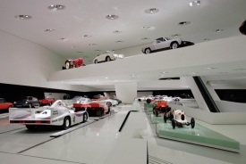 Od traktorů přes sportovní vozy až po slavné závodní speciály. To vše bude k vidění v novém muzeu značky Porsche.