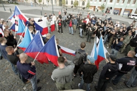 Koncert, nebo př&iacute;ležitost pro demonstraci krajně pravicov&yacute;ch n&aacute;zorů?