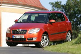 Škoda Fabia je nejprodávanějším modelem v Česku, cenovkou se však do desítky nejlevnějších nevejde.