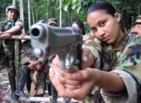V jednotkách FARC je nemálo dívek a žen.