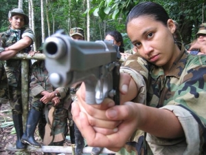 V řadách FARC bojuje mnoho dívek a žen.