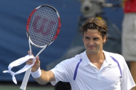 Roger Federer se raduje z vítězství na turnaji v Cincinatti