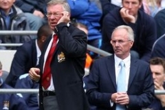 Trenér Manchesteru United Alex Ferguson (vlevo)