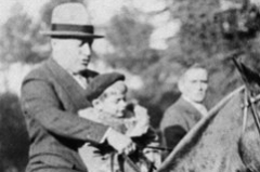 Benito Mussolini s nejmladším synem Romanem