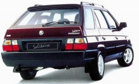 Kromě hatchbacku Favorit se od roku 1990 vyrábělo také praktičtější kombi nazvané Forman.