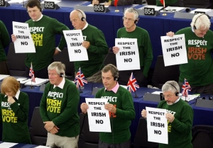 Konzervativní poslaci Europarlamentu žádají respektování irského 