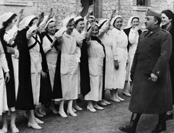 Zdravotní sestry zdraví generála Franka (1938).