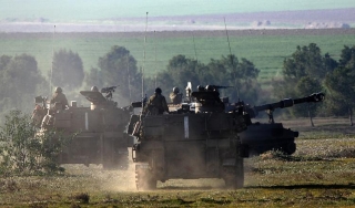 Izraelské dělostřelectvo se připravuje na další ostřelování Gazy.