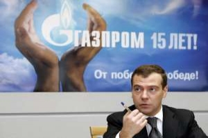 Iberdrolu má zachránit Gazprom v čele s Dmitrijem Medvěděvem.
