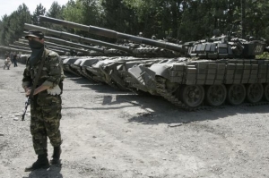 Zaparkované ruské tanky v Jižní Osetii.