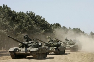 Ruské tanky míří z Gori směrem na Cchinvali.