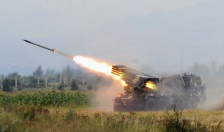 Gruzínské jednotky ostřelují Jižní Osetii.