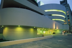 Guggenheimovo muzeum v New Yorku nebude mít žlutou fasádu.
