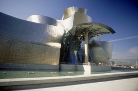 Muzeum moderního umění v Bilbau navrh Frank Gehry.