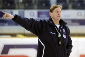Alois Hadamczik, kouč hokejové reprezentace.