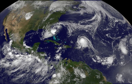 Satelitní obrázek s dobře patrnými topickými bouřemi, 5.9.2008.