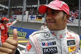 Nejmlad&scaron;&iacute; &scaron;ampion formule 1 Lewis Hamilton.