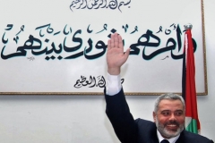 Premiér Ismáíl Haníja hlasuje pro palestinskou vládní koalici Fatahu a Hamasu ve městě Gazy v sobotu 17. března.