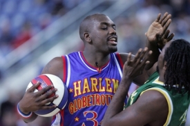 Basketbal v podání Harlem Gobetrotters je hlavně show.