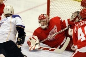 Dominik Hašek v brance Detroitu Red Wings.