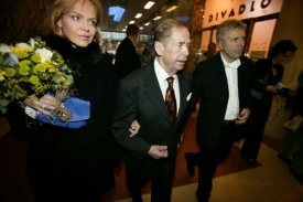 Václav Havel při premiéře Odcházení v divadle Archa.