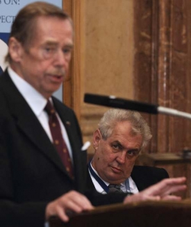 Na konferenci Deset let od rozšíření NATO nechyběl Havel, ani Zeman.