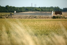 Nyní končí D11 v polích. V roce 2010 povede až do Hradce Králové.